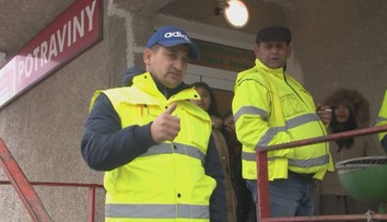 Kontroverzný starosta Žehne sa po obci premáva v uniforme polície. Jej členom však nikdy nebol