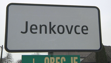 Kľúčové ukrajinské letisko je len tri kilometre od Jenkoviec. Miestni sa po incidente v Poľsku boja