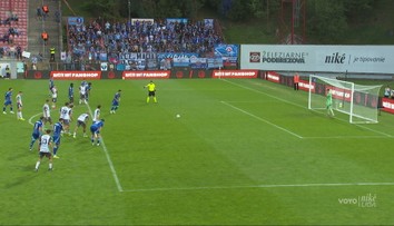 VIDEO: Podbrezová stratila zápas v úplnom závere. Slovan rozhodol z penalty zásluhou premiérového strelca