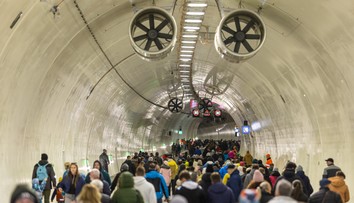FOTO+VIDEO: Diaľničiari ukázali verejnosti tunel Višňové. Akcia prilákala množstvo zvedavcov