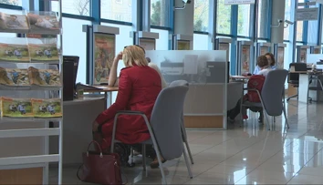 Bankami sa valí vlna zdražovania. Úroky opäť rastú, Slováci si za pôžičky priplatia