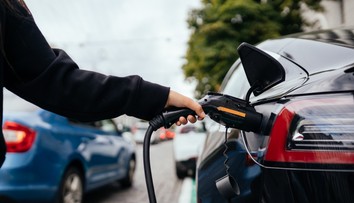 Spaľovacie motory dostávajú šancu aj po roku 2035: Čo to znamená pre vodičov?