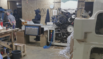 Viac ako 32 ton tabaku. Na východe Slovenska odhalili masívnu nelegálnu výrobňu cigariet