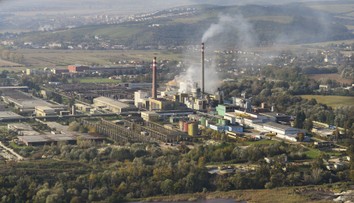 Fabrika na spracovanie dreva je opäť v kríze. Znižuje platy a prepúšťa zamestnancov