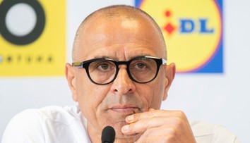 Tréner Calzona predložil SFZ svoju filozofiu, jeho budúcnosť je otvorená. Rumuni budú mať veľkú motiváciu