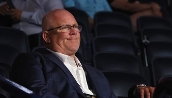 Bol jedným z najlepších priateľov Pavla Demitru. Bývalý hviezdny útočník NHL sa dočká obrovskej pocty