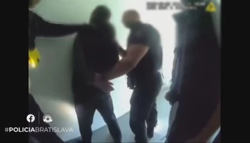 Dráma v bratislavskej ubytovni. Recepčnému išlo podľa polície o život, zasahoval aj vyjednávač