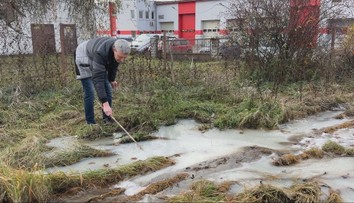 Vzbudilo to v ňom obavy. Obyvateľ Lipt. Mikuláša videl, ako hasiči blízko jeho domova vypúšťali penu na hasenie
