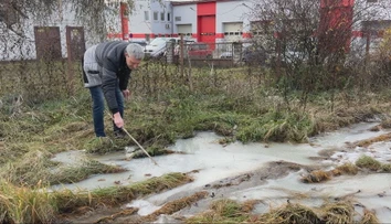 Vzbudilo to v ňom obavy. Obyvateľ Lipt. Mikuláša videl, ako hasiči blízko jeho domova vypúšťali penu na hasenie