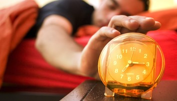 Neviete sa ráno postaviť z postele? Prinášame 12 tipov, ako sa ľahšie zobudiť