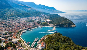 Majú dosť hlučných turistov. Obľúbené chorvátske letovisko obmedzí predaj alkoholu