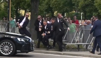 Udalosť, ktorá otriasla Slovenskom. Zábery z atentátu na premiéra obleteli svet