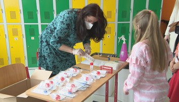 Žiakov čakajú kloktacie testy. Nie všetci sú s tým stotožnení