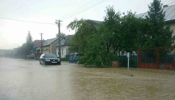 Východným Slovenskom sa prehnala prietrž mračien. Niektoré okresy sú pod vodou