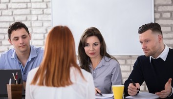 Nástupný plat 1 800 eur: Časť absolventov zarobí slušné peniaze hneď na začiatku kariéry