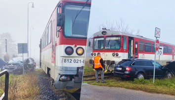 Nehoda na strednom Slovensku. Vlak sa zrazil s autom na železničnom priecestí