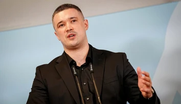 „Demokracia nemôže byť rukojemníkom Ruska.“ Odvolaný minister obrany žiada voľby na Ukrajine