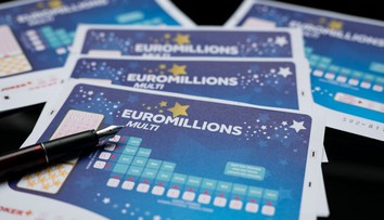 Do smrti už nemusia ani len pohnúť prstom. Traja stávkari trafili šialený jackpot