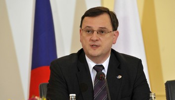 Česká polícia obvinila expremiéra Petra Nečasa z krivej výpovede