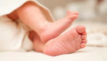 Prvé bábätká roka 2026: Lukáško a Riško sa narodili minútu po polnoci, v Trenčíne pri pôrode asistovala prababka