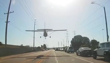 VIDEO: Lietadlo muselo núdzovo pristáť na rušnej ceste. Klobúk dolu pred pilotkou