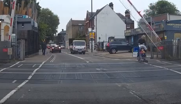 Video, ktoré vám zvýši tlak. Otec takto riskoval život dieťaťa