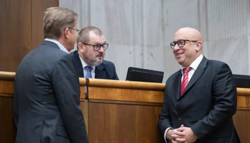 Schôdzu k odvolaniu Ráža poslanci neotvorili. V sále riešili najmä handry a nie dopravu
