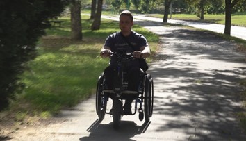 Invalidnému policajtovi z Myjavy ukradli pred mesiacmi elektrický vozík. Príbeh má šťastný koniec