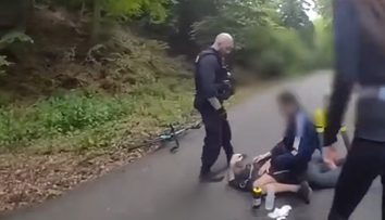 VIDEO: Muž napadol v bratislavskom lese dvoch bežcov. Vytiahol na nich slzotvorný sprej, mal pri sebe nože