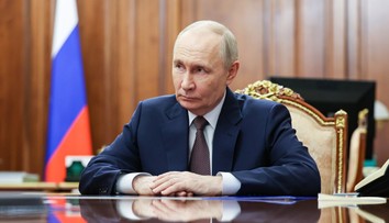 Putin priznal problémy s palivami po ukrajinských útokoch na rafinérie. Niektoré čerpacie stanice zavádzajú limit
