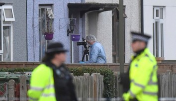 V Británii sú po kontakte s neznámou látkou v kritickom stave dvaja ľudia