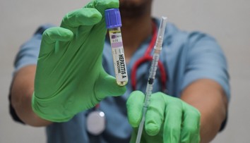 Obavy zo žltačky spustili u našich susedov nápor na ambulancie a lekárne: Vakcíny sú po výpadku opäť dostupné