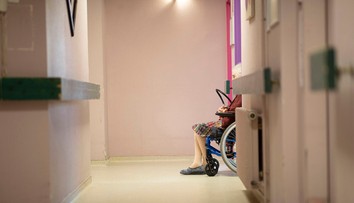 V domove dôchodcov v Ubli sa šíri covid. Nakazila sa polovica klientov, dvaja zomreli