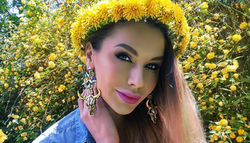 Takto sme Evu Cifrovú už dlho nevideli. Mokré biele tielko odhalilo veľa