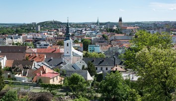 Prišli o strechu nad hlavou. Po požiari v Nitre ostávajú desiatky ľudí v telocvični