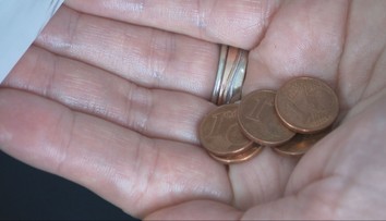 Slovensko vyviezlo za hranice 15 plne naložených kamiónov peňazí. Boli v nich milióny platných mincí