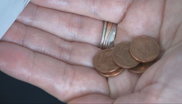 Slovensko vyviezlo za hranice 15 plne naložených kamiónov peňazí. Boli v nich milióny platných mincí
