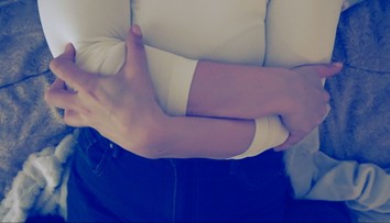 Vyhrážky zabitím, sexuálne násilie či uväzovanie o radiátor. Sviatky sú pre obete násilia rizikovým obdobím