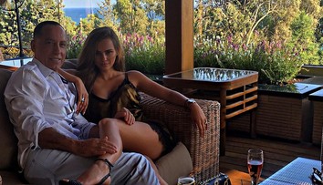 Spájali ju s Bieberom, teraz si vzala o 37 rokov staršieho milionára