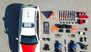 Internet žije novou výzvou: Opantala policajtov či hasičov po celom svete