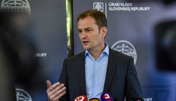 SÚHRN TÝŽDŇA: Na študentské časy musia spomínať ďalší. Pochybných diplomoviek pribúda