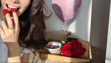 Markizáčka po boku sexy hokejistu. Tvoria krásny pár