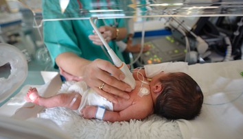 Škandál v parížskej nemocnici: Zdravotná sestra mala zneužívať novorodencov a natáčať sa pri tom