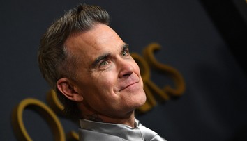 Bulharskí úradníci si vypýtali úplatok od vodičov kamiónov, ktorí viezli vybavenie na koncert Robbieho Williamsa