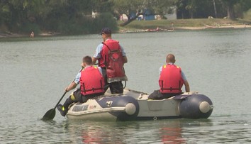 Zásah hasičov na obľúbenom jazere. Do vody unikla chemická látka