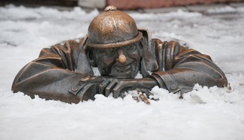 Legendárnu sochu Čumila v Bratislave museli demontovať, niekto ju chcel zrejme ukradnúť