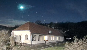 VIDEO: Oblohu nad Slovenskom rozžiaril jasný meteor. Zhorel v atmosfére pri Senici