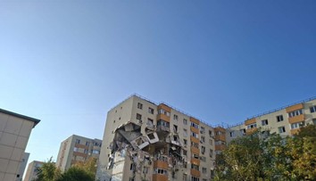 VIDEO: Dve poschodia bytovky v Bukurešti rozmetal silný výbuch. Hlásia najmenej tri obete