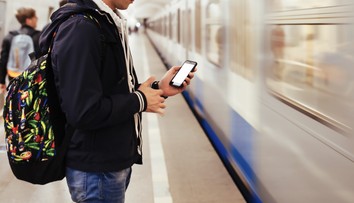 Od nedele si kúpite SMS lístky na všetky osobné vlaky. Tu je prehľad cien