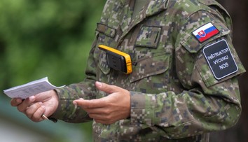 Slovenskej armáde chýbajú zálohy. Môže prísť na rad povinná vojenská služba?